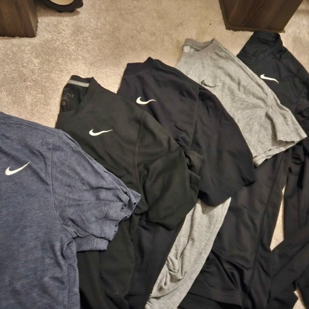 Nike Assorted T-Shirts and Sweatshirts